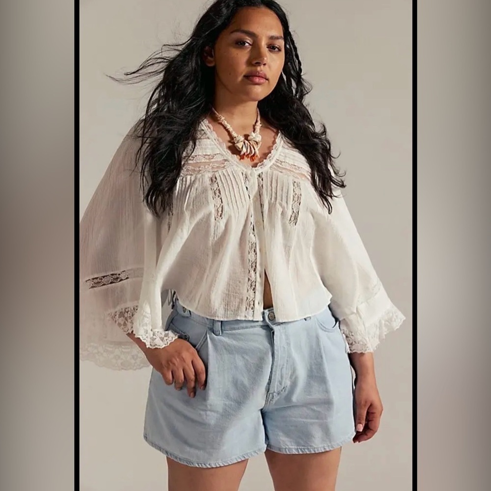 NWT we the free people CRVY Moon sign pleated shorts light blue denim sz 30